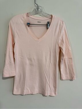 Three Dots Light Pink V-Neck Long Sleeve Tee. Size L. Excellent Condition.